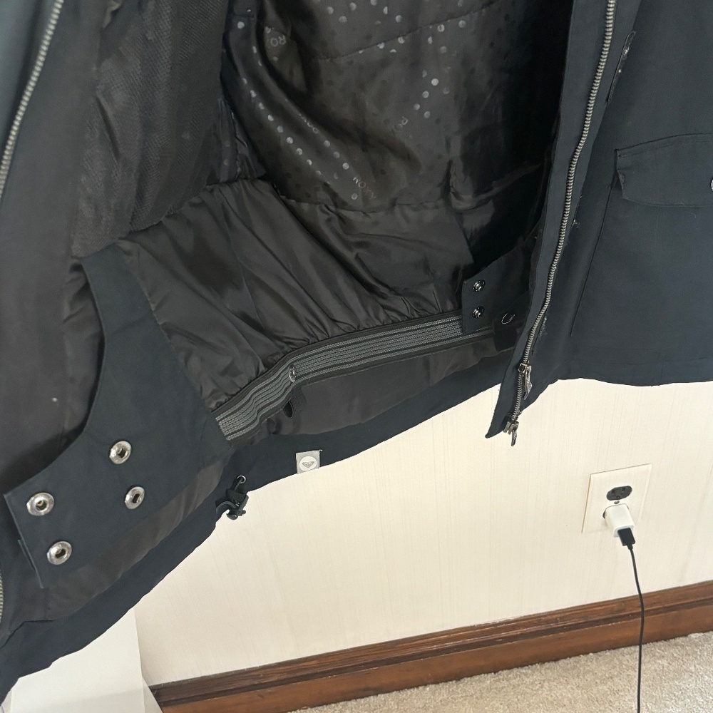 Roxy Black Hooded Coat Jacket Slim Fit Winter Sport Size Medium - Picture 11 of 14
